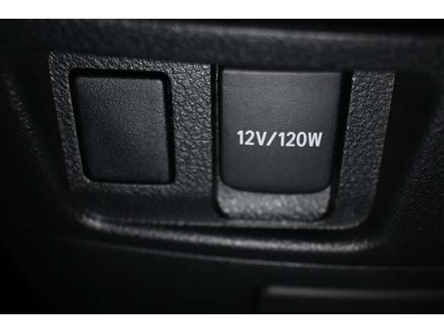 AC12V120Wアクセサリーコンセント装備！