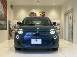 FIATの認定中古車は、新車登録9年以内の、質の高い車輌だけを厳選し、 専門のサービスエキスパートが精密なコンディションチェックを実施。  すべてに貫かれた安心と信頼が、あなたの期待に応えます。