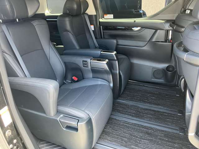 正規中古車ディーラーです。ご安心して他の写真もご覧下さい。