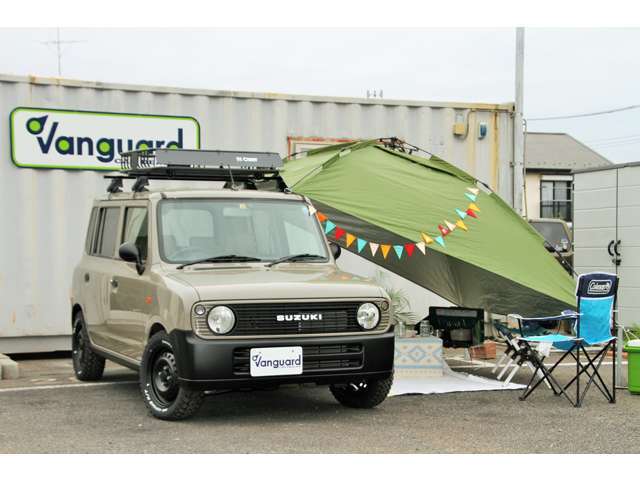 ルーフバスケットに絡めれば簡単にタープを設営出来ます！軽自動車でもちょっとした工夫で雰囲気バッチリ！気分が上がりますね～お手軽にオートキャンプやBBQを楽しんじゃいましょう！