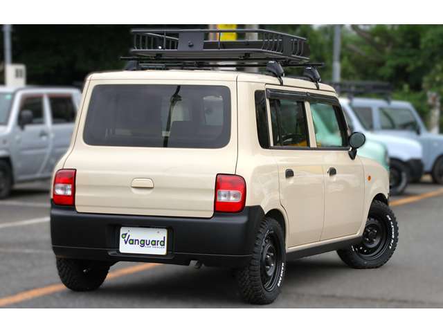 納車整備とは、当社提携の整備工場にて法定点検をベースに消耗品の交換や不具合個所のチェックをし、その整備した内容に記録簿として発行いたします。コンディションが様々な中古車を購入するには必須と言えます。