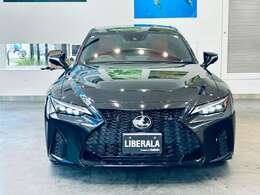 【正面】『外装：正面側』の画像になります。写真の内容に関してご不明点、ご質問等がございましたらお気軽にガリバー店舗までお問い合わせください。