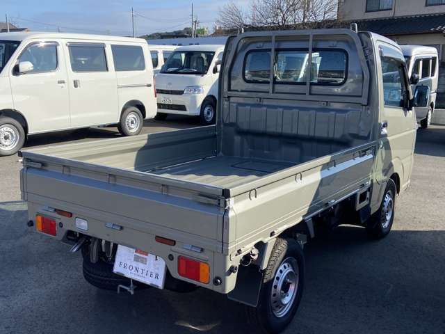 フロンティア熊本は、中古車販売から整備や鈑金まで全て自社工場で行うので安心！！ お客様の目的に合わせてスピーディーに対応いたします。