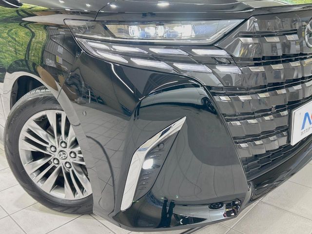 【シーケンシャルターンランプ付きLEDヘッドライト】人気の『流れるウィンカー』付きのLEDヘッドライトを装備♪高級感はもちろん、点灯時は存在感たっぷりで他車からも認識されやすく安心です。
