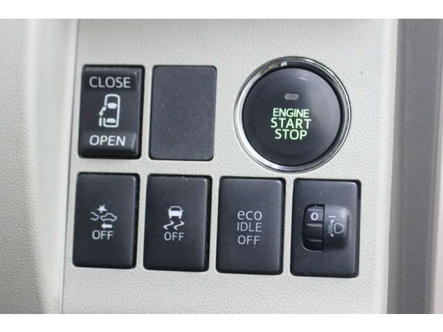 スマートキータイプのお車です。鍵を抜き差しする手間なく、快適にお乗り頂けます。