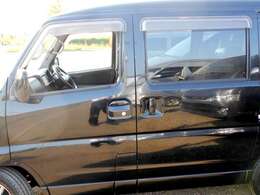 当店でお車ご購入のお客様に限り、新品夏タイヤor冬タイヤ（お好きな方）＆アルミセットを業者流通価格40000円でご提供致します。