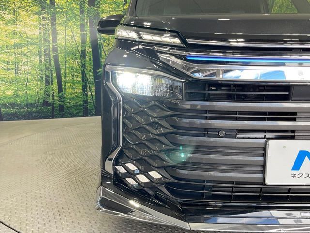 【LEDヘッドライト】悪天候や夜間走行時も良好な視界を確保し安心して運転できる高輝度LEDヘッドライトを装備！点灯速度が早く、消費電力も抑えられています。