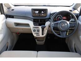 前席全体　目線も高く広い視界で安心して運転することができますね！