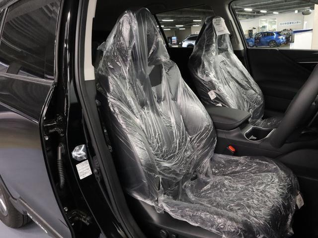 運転席も気になるようなダメージ無く綺麗な状態が保たれております！本革パワーシート＆シートヒーター装備！