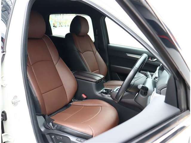 オートオークション会場より、ご希望のお車を一緒にお探し致します。