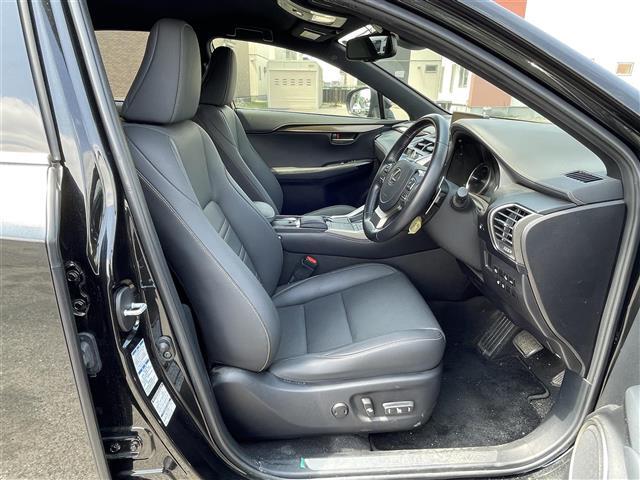 座り心地が良いシートなので長時間の運転でも快適にお過ごしいただけます。新品のフロアマットのご注文も可能です。掲載箇所以外にご希望の写真がございましたらお気軽にお問い合わせ下さい。