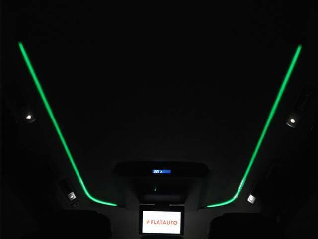 夜間に室内を照らしてくれるルームライトです