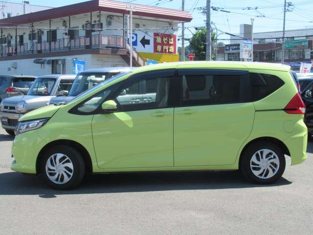 ■屋根付スペース有ります■悪天候時や夜でもお車ご確認できます☆事前にご連絡いただけますとお車をご準備致します☆照明付ピットでお車の状態をご覧いただけます！