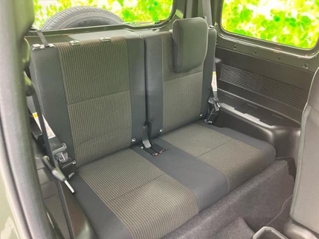 運転席後列シート