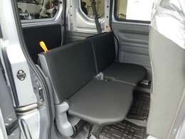 HONDA独自のセンタータンクレイアウトで実現した低床フロアにより、広大な室内空間と多彩なシートアレンジで他の追随を許さない、高いユーティリティーを発揮します