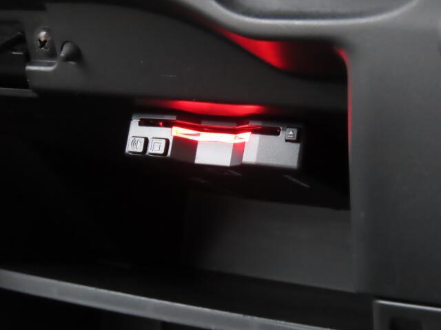 ETCも装備していますよ！ETC車載機を利用すると高速料金が割引に！！サイフにも優しい装備ですね♪