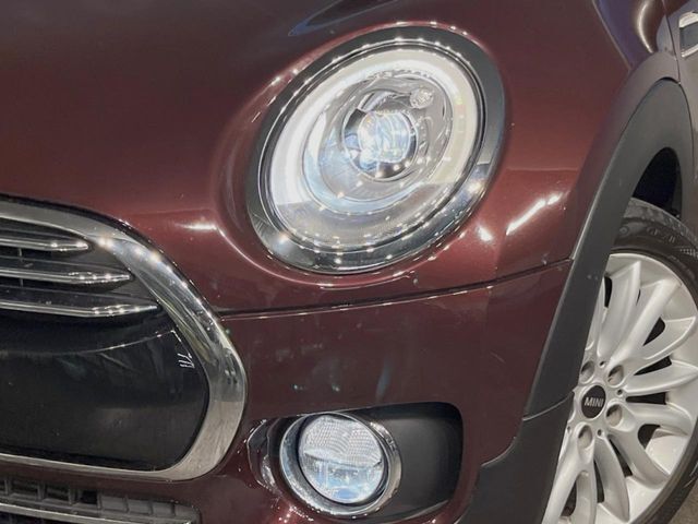 ●LEDヘッドライト：夜間走行時も良好な視界を確保し安心して運転できる高輝度LEDヘッドライトを装備！点灯速度が早く、消費電力も抑えられています。