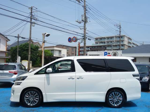 全車3ヶ月3，000kmの保証付き！また別途有料にて、国産車なら最長3年まで保証延長が可能です。保証内容や別途費用についてはスタッフまでお問い合わせください。