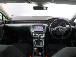 シンプルなデザインと一目でわかるスイッチの配置はPeoples　Car＝みんなの車という考えの現れです。各スイッチにはバックライトもついており、夜間でも安全に操作して頂けます。