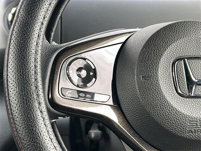 【運転席操作部】快適なドライブを楽しむための機能が装備されています！運転席から触れるので、使いやすいです！除菌プランいれていただくと、さらに清潔で安心していただけます！