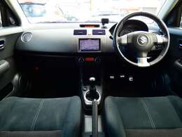 当社メンテナンスは、大手ケミカルメーカーWAKO'Sと提携を結び良い車へと仕上げております。今回も、とにかく内外装共に上質な1台を入庫いたしましたのでご確認ください。勿論入庫時に内外装クリーニング済みです。