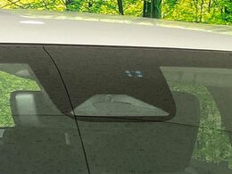 【ホンダセンシング】走行中に前方の車両等を認識し、衝突しそうな時は警報とブレーキで衝突回避と被害軽減をアシスト。より安全にドライブをお楽しみいただけます。