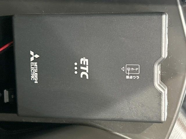 【ETC】高速道路の料金所をストレスなく通過！話題のスポットやサービスエリアに多い「スマートIC」利用時は必須のアイテムです。当店でセットアップを実施、ご納車当日からすぐにご利用いただけます！