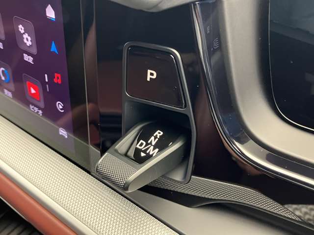 気になる箇所や、画像のリクエストなどお気軽にオートステージ堺のプレミアムカー専門スタッフにお問い合わせください。TEL：072-224-4908