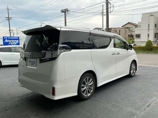 長く安心・快適にお乗りいただけるように納車点検は丁寧に行っております。