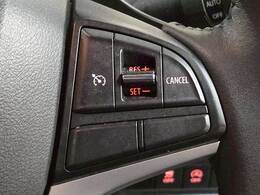 【レーダークルーズコントロール】追従型クルーズコントロールは、レーダーやビデオカメラが前方の車の状況を検知し、状況に合わ