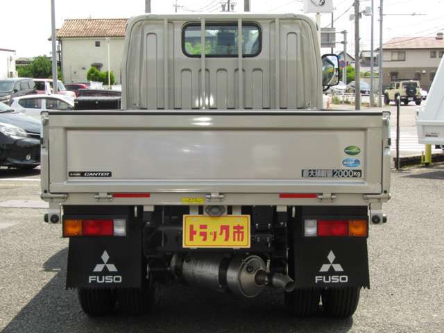 3000ccのディーゼルターボエンジンに5MTを搭載☆フル積載でも元気よく走ってくれます♪