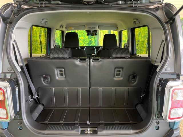 『車を購入した後の車検やメンテナンス、キズを直す板金、事故受付まで承ります。愛車についてのご相談はすべて当店にお任せください。』