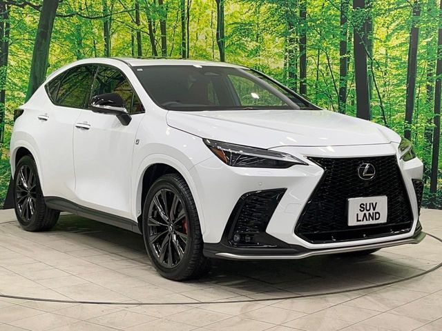 大好評のボディコーティング「弾スプラッシュコート」もご納車までに施工可能。通常のガラスコートと異なる、耐久年数6年の無機質ガラスコーティングが、ボディをキレイな状態に保ってくれます。