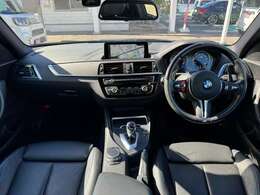 HDDナビゲーションシステム/バックソナー/純正ドライブレコーダー/Mエンボス付ブルーステッチ入革シート/シートヒーター/パワーシート/ミラー内蔵ETC/クルーズコントロール/ドライビングアシスト♪