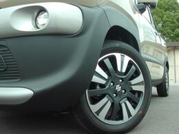 アルミホイールと明るいフォグランプを装着しています☆