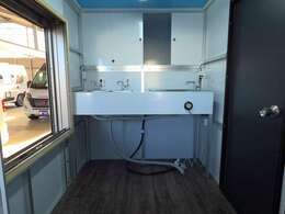 遠方販売の実績多数有り！！北海道から沖縄までお気軽にご相談下さい！気になっているお車の状態のご説明も可能です！FAXやメールでのローン審査も可能です♪