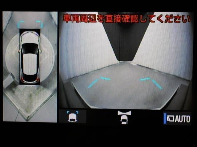 車両周辺を真上から見たような広範囲の映像を表示し、安全運転をサポートする「パノラミックビューモニター」搭載です。