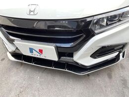 【純正エアロ】人気の純正エアロを装備！クルマの外観がよりスタイリッシュになり、街中で存在感あふれる1台に♪将来買い替える時にもリセールに影響しやすく、価値ある人気の装備です！