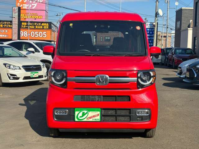 助手席を収納してフラットフロアに！運転席以外のすべてに荷物が積める令和4年式N-VANが入庫しました！低い床と高い天井で大容量の積載が可能です！