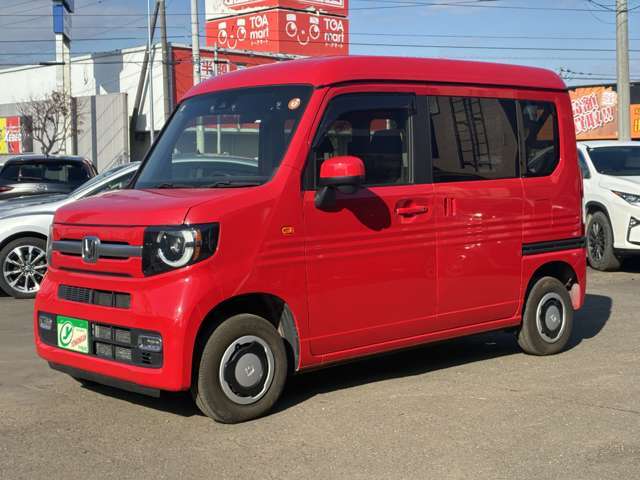 助手席を収納してフラットフロアに！運転席以外のすべてに荷物が積める令和4年式N-VANが入庫しました！低い床と高い天井で大容量の積載が可能です！