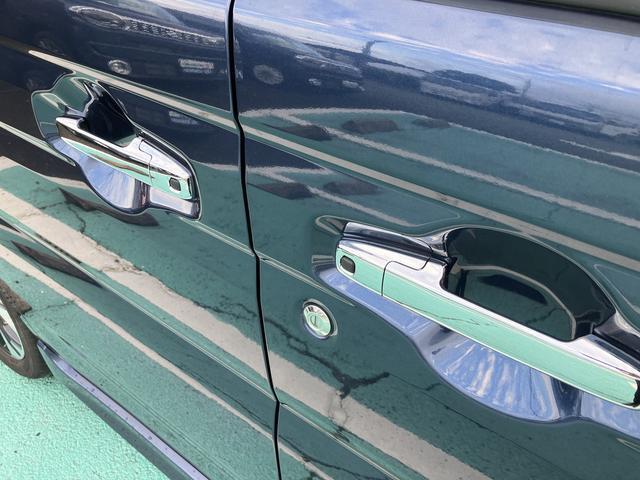 スズキの認定中古車は、整備はもちろん清掃も徹底しています。清潔感あふれるお車で、快適なカーライフを始めてみませんか。