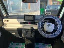 メーターやシフトレバー、スイッチ位置など運転席回りの配置はしっくりいきたいものですね！まずは座ってチェックしてみてください♪エンジン始動も楽チンです。　イチイチ鍵を出す手間も無くなりますよ。