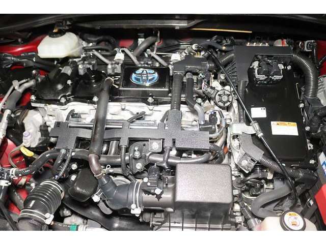 エンジンルームはクリーニングを実施しております。