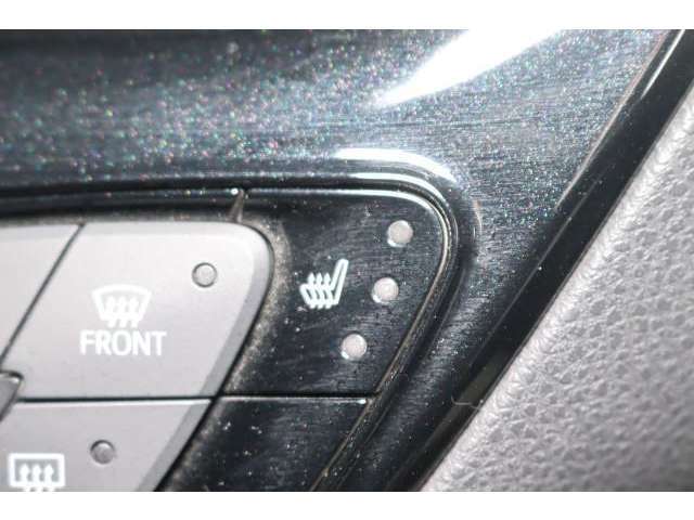 寒い日でも快適で温かく座り心地も良くなる『シートヒーター』を装備！