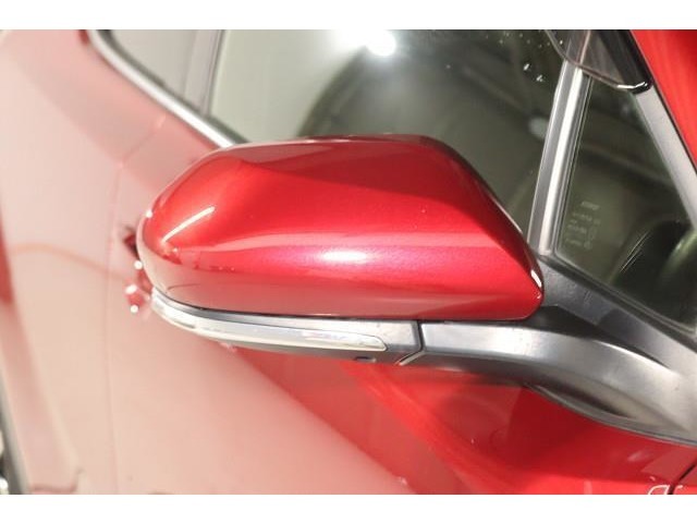 周りからも視認性が良いターンランプ（ウィンカー）付きのドアミラー。