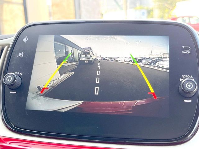 ●ガイドライン付きバックカメラ：不安な駐車もこれで安心！ガイドライン付きなので狭い箇所での駐車もラクラクです！