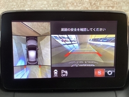 狭い場所での駐車やすれ違いなどでより的確な運転操作に役立つ360°ビューモニターが装備されています。