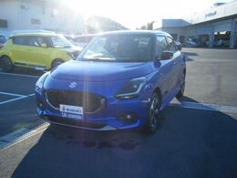 当店特選車！！HYBRIDで燃費もよく小回りも聞いて運転しやすい。