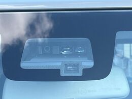 【スズキ　セーフティサポート】走行中に前方の車両等を認識し、衝突しそうな時は警報とブレーキで衝突回避と被害軽減をアシスト。より安全にドライブをお楽しみいただけます。