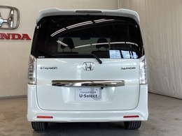 購入後も自社指定整備工場完備でお客様の愛車をしっかりサポート致します！御納車時には安全かつ安心してお乗り頂けるようホンダ専門知識を持つ整備スタッフが点検・整備・装備も説明をしてお渡ししております。